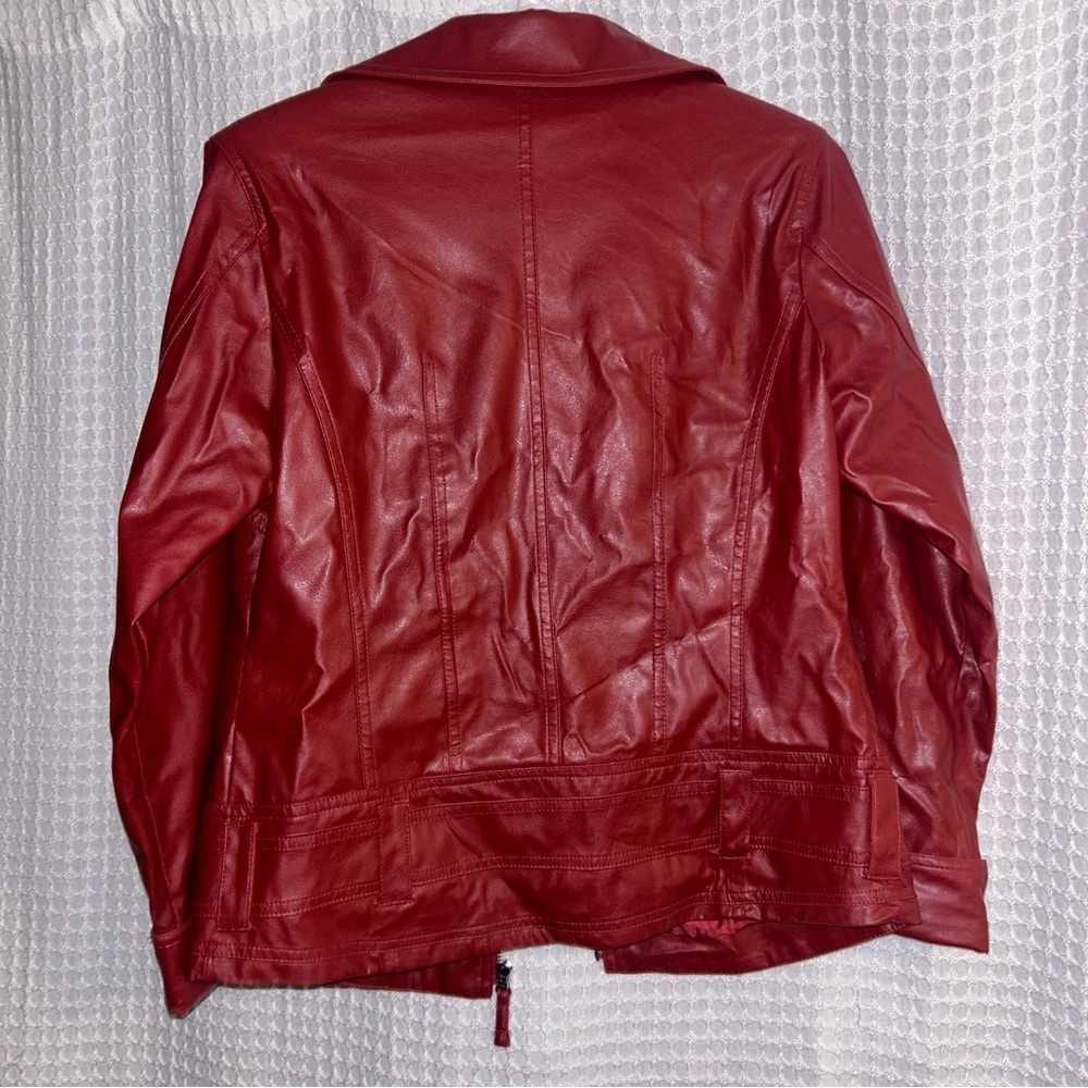 Red Jacket - Picture 5 of 6